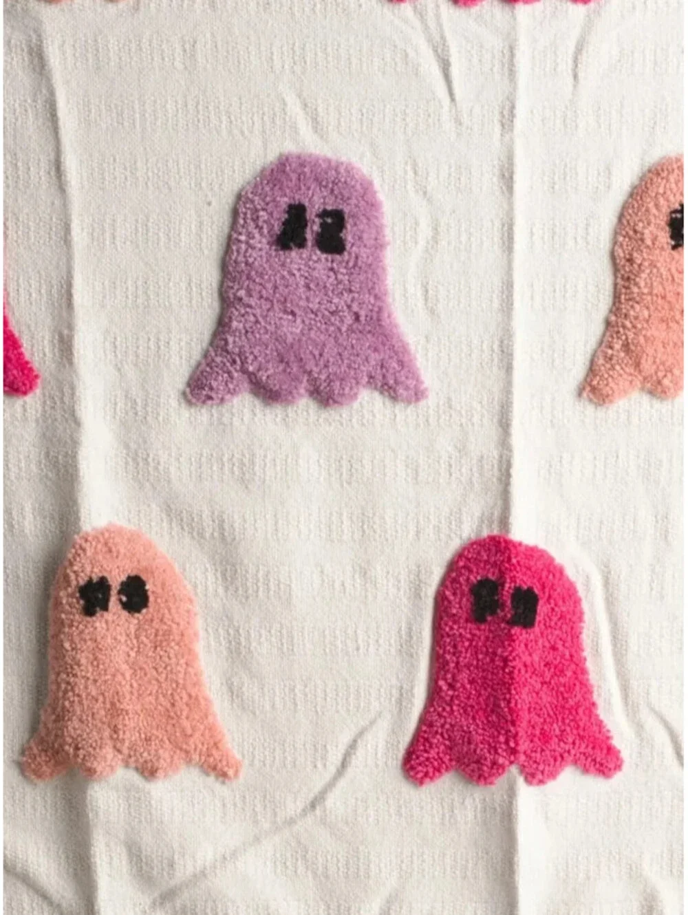 RACHEL ZOE HALLOWEEN PASTEL TUFTED GHOST THROW BLANKET WHITE PINK PURPLE 50X70